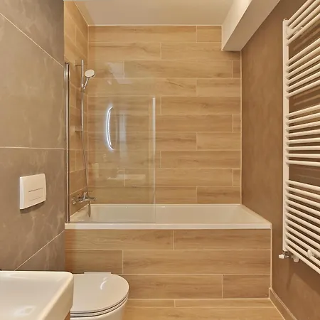 Ada Homes Coresi 202 Lägenhet *